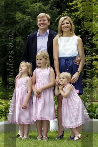 Wassernaar 5 juni 2010
Fotouurtje met Prinses Maxima Amalia Alexia Ariane en Prins Willem Alexander in de tuin van hun huis op de Horsten.
Peter Smulders bv