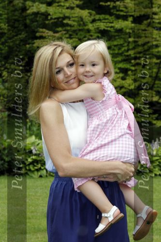 Wassernaar 5 juni 2010
Fotouurtje met Prinses Maxima Amalia Alexia Ariane en Prins Willem Alexander in de tuin van hun huis op de Horsten.
Peter Smulders bv