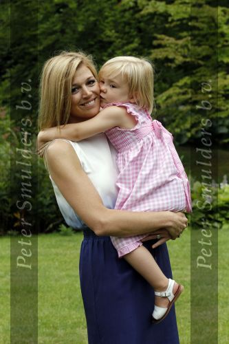 Wassernaar 5 juni 2010
Fotouurtje met Prinses Maxima Amalia Alexia Ariane en Prins Willem Alexander in de tuin van hun huis op de Horsten.
Peter Smulders bv