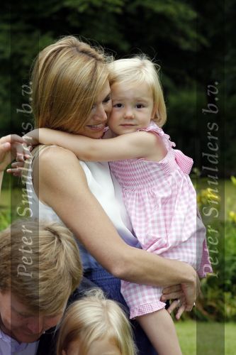 Wassernaar 5 juni 2010
Fotouurtje met Prinses Maxima Amalia Alexia Ariane en Prins Willem Alexander in de tuin van hun huis op de Horsten.
Peter Smulders bv