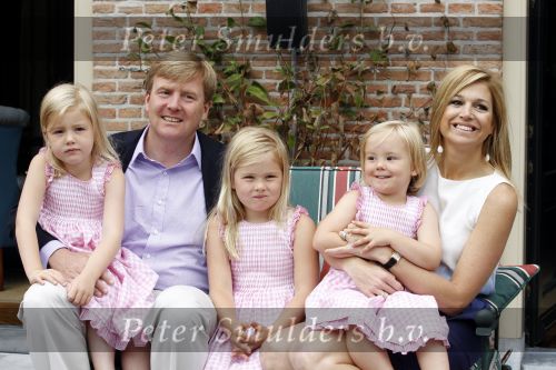 Wassernaar 5 juni 2010
Fotouurtje met Prinses Maxima Amalia Alexia Ariane en Prins Willem Alexander in de tuin van hun huis op de Horsten.
Peter Smulders bv