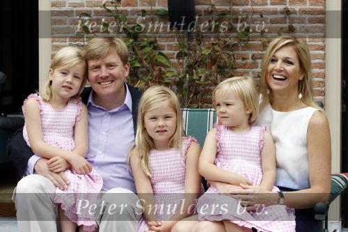 Wassernaar 5 juni 2010
Fotouurtje met Prinses Maxima Amalia Alexia Ariane en Prins Willem Alexander in de tuin van hun huis op de Horsten.
Peter Smulders bv