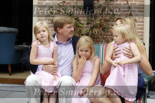 Wassernaar 5 juni 2010
Fotouurtje met Prinses Maxima Amalia Alexia Ariane en Prins Willem Alexander in de tuin van hun huis op de Horsten.
Peter Smulders bv