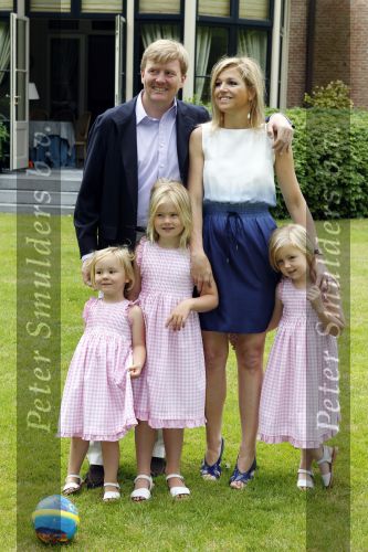 Wassernaar 5 juni 2010
Fotouurtje met Prinses Maxima Amalia Alexia Ariane en Prins Willem Alexander in de tuin van hun huis op de Horsten.
Peter Smulders bv