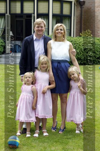 Wassernaar 5 juni 2010
Fotouurtje met Prinses Maxima Amalia Alexia Ariane en Prins Willem Alexander in de tuin van hun huis op de Horsten.
Peter Smulders bv