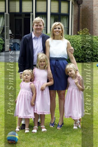 Wassernaar 5 juni 2010
Fotouurtje met Prinses Maxima Amalia Alexia Ariane en Prins Willem Alexander in de tuin van hun huis op de Horsten.
Peter Smulders bv
