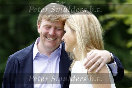 Wassernaar 5 juni 2010
Fotouurtje met Prinses Maxima Amalia Alexia Ariane en Prins Willem Alexander in de tuin van hun huis op de Horsten.
Peter Smulders bv