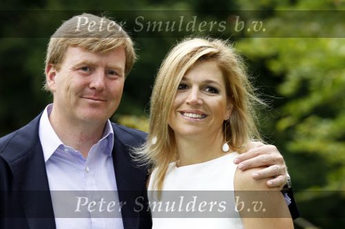 Wassernaar 5 juni 2010
Fotouurtje met Prinses Maxima Amalia Alexia Ariane en Prins Willem Alexander in de tuin van hun huis op de Horsten.
Peter Smulders bv
