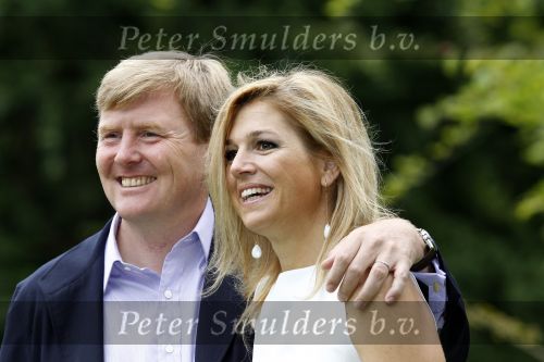 Wassernaar 5 juni 2010
Fotouurtje met Prinses Maxima Amalia Alexia Ariane en Prins Willem Alexander in de tuin van hun huis op de Horsten.
Peter Smulders bv