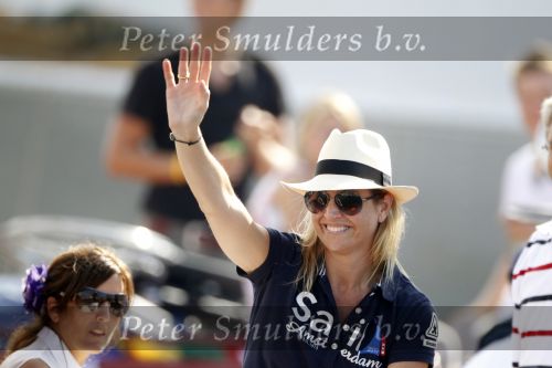 Amsterdam 21 augustus 2010
Prins Willem Alkexander met de groende Draeck bij sail. Prinses Maxima Prinses Amalia Ariane en Alexia zijn er ook bij. Ook is er een kindermeisje bij. Ze voeren onder begeleiding van meerdere politie boten
Peter Smulders bv