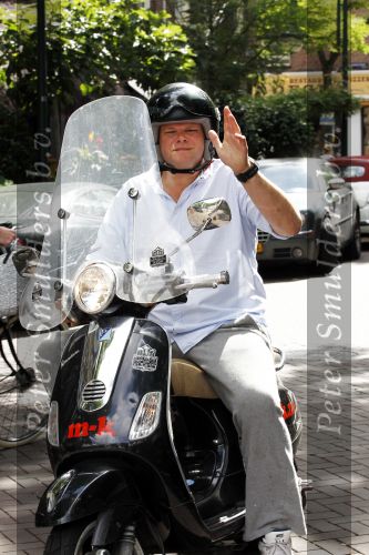 Amsterdam 25 augustus 2010
Menno Kohler op zijn vespa scooter
Peter Smulders bv