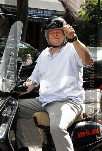 Amsterdam 25 augustus 2010
Menno Kohler op zijn vespa scooter
Peter Smulders bv