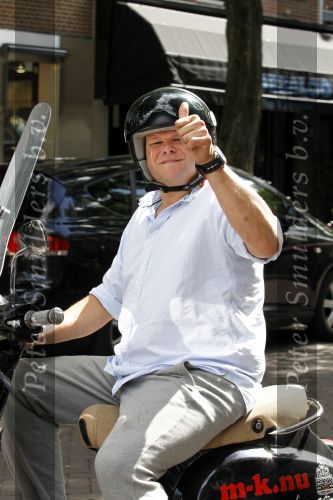 Amsterdam 25 augustus 2010
Menno Kohler op zijn vespa scooter
Peter Smulders bv