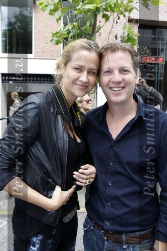 Amsterdam 22 augustus 2010
Grazia PC Catwalk op de pc hooftstraat. Michiel Mol met Paulien Huizinga en hun kinderen Paul Myrthe en Pieter
Peter Smulders bv
