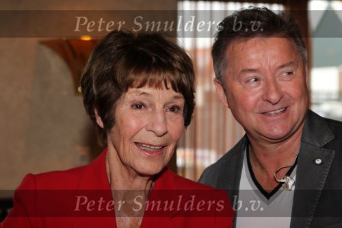 Volendam, 8 September 2010
Uitreiking nieuwe CD van Jan Keizer & Anny Schilder
Mies Bouwman met Jan Keizer en Anny Schilder
Foto Peter Smulders BV