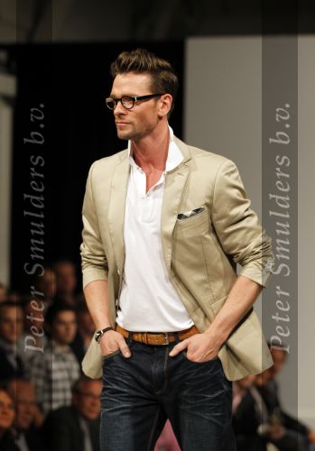Naarden 20 september 2010
Modeshow kledinglijn Jan des Bouvrie en presentatie van zijn nieuwe boek bij het Arsenaal.
Peter Smulders bv