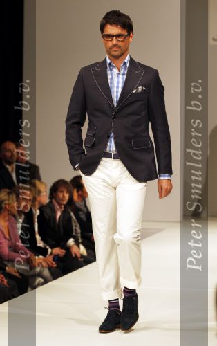 Naarden 20 september 2010
Modeshow kledinglijn Jan des Bouvrie en presentatie van zijn nieuwe boek bij het Arsenaal.
Peter Smulders bv