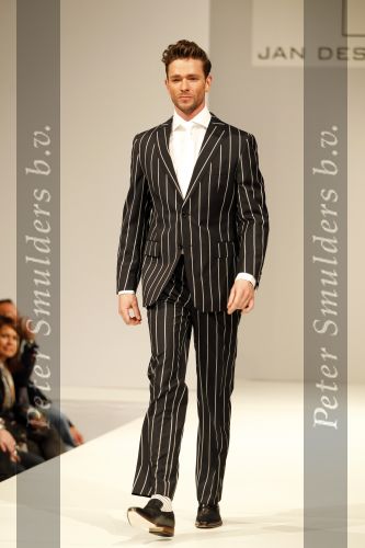 Naarden 20 september 2010
Modeshow kledinglijn Jan des Bouvrie en presentatie van zijn nieuwe boek bij het Arsenaal.
Peter Smulders bv