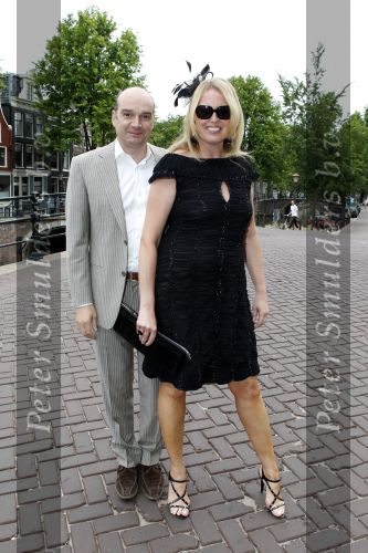 Amsterdam 21 juli 2010
Kim Feenstra trouwen met Dj Michael Mendoza in de duif. Monique Collignon met man
Peter Smulders bv