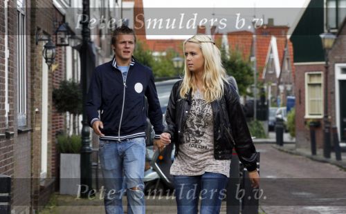 Volendam 28 augustus 2010
Monique Smit met haar vriend Jeffrey op bezoek bij haar zus.
Peter Smulders bv