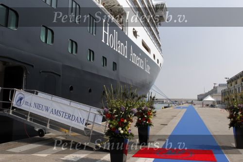 Venetie 4 juli 2010
Prinses Maxima doopt de nieuwe Amsterdam cruiseschip van de Holland America Line in Venetie.
Peter Smulders bv