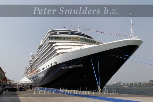 Venetie 4 juli 2010
Prinses Maxima doopt de nieuwe Amsterdam cruiseschip van de Holland America Line in Venetie.
Peter Smulders bv