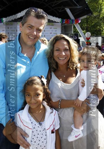 Amsterdam 5 september 2010
Bakfietsenrace georganiseerd door Viva Mama in het vondelpark. Nurlaila Kareem met vriend en kinderen
Peter Smulders bv