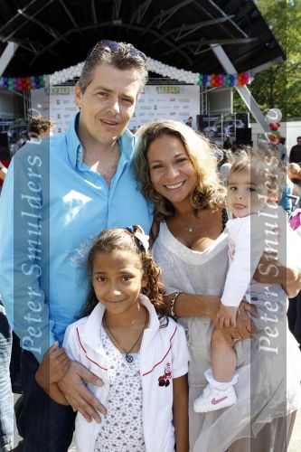 Amsterdam 5 september 2010
Bakfietsenrace georganiseerd door Viva Mama in het vondelpark. Nurlaila Kareem met vriend en kinderen
Peter Smulders bv
