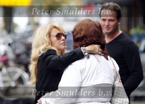 Amsterdam 15 september 2010
Patricia Paay met haar vriend Nicky v Dam en haar schoonmoeder.
Peter Smulders bv
