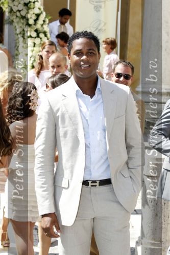 Sienna 17 juli 2010
Yolanthe Cabau v Kasbergen en Wesley Sneijder trouwen in Italie. Patrick Kluivert 
Peter Smulders bv