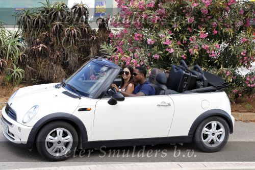 Ibiza 30 juli 2010
Patrick Kluivert zen zijn vrouw Rosanna Kluivert Lima komen aan op het vliegveld van ibiza en rijden daar in een mini cooper cabrio.
Peter Smulders bv
