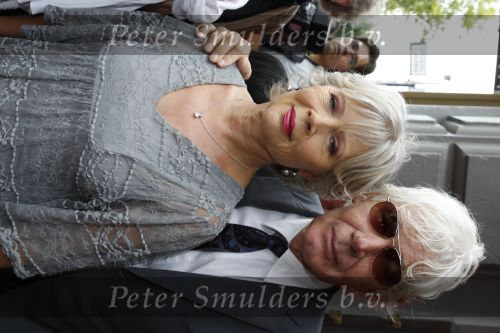 Amsterdam 1 augustus 2010
Premiere Crazy Shopping in carre. Paul v Vliet met vrouw
Peter Smulders bv