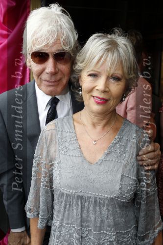 Amsterdam 1 augustus 2010
Premiere Crazy Shopping in carre. Paul v Vliet met vrouw
Peter Smulders bv