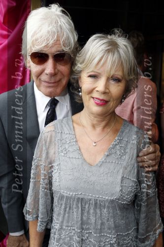 Amsterdam 1 augustus 2010
Premiere Crazy Shopping in carre. Paul v Vliet met vrouw
Peter Smulders bv