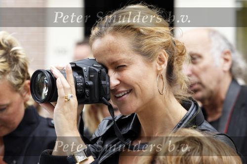 Amsterdam 22 augustus 2010
Grazia PC Catwalk op de pc hooftstraat. Paulien Huizinga Mol met moeder en fotocamera
Peter Smulders bv