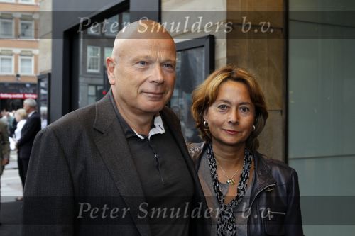 Amsterdam 1 september 2010
Opening Louis Vuitton winkel in de bijenkorf. Peter Plasman met vrouw
Peter Smulders bv