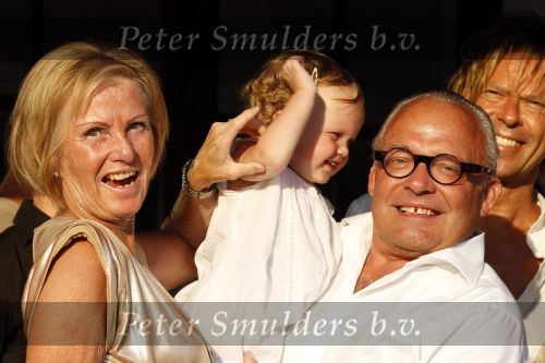 Ibiza 13 en 14 juli 2010
Johnny Heitinga en Charlotte Sophie trouwen op ibiza. Ze vliegen met een prive vliegtuig na de huldiging naar ibiza. Pierre Zenden met zijn vrouw
Peter Smulders bv