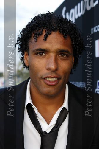 Amstelveen 3 augustus 2010
Best geklede voetballer van het jaar van het blad esquire bij special sports. Pierre v Hooijdonk
Peter Smulders bv
