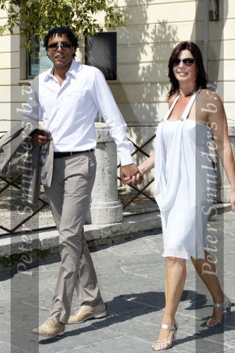 Sienna 17 juli 2010
Yolanthe Cabau v Kasbergen en Wesley Sneijder trouwen in Italie. Pierre v Hooijdonk met zijn vrouw
Peter Smulders bv