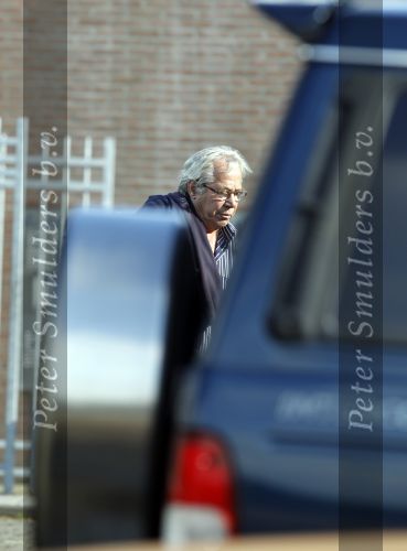 Amsterdam 4 augustus 2010
Piet Romer verlaat de studio van schaep met de vijf poten.
Peter Smulders bv