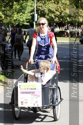 Amsterdam 5 september 2010
Bakfietsenrace georganiseerd door Viva Mama in het vondelpark.
Peter Smulders bv