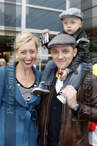 Amsterdam 19 september 2010
Premiere Sesamstraat in de meervaart. Plien v Bennekom met man en zoon
Peter Smulders bv