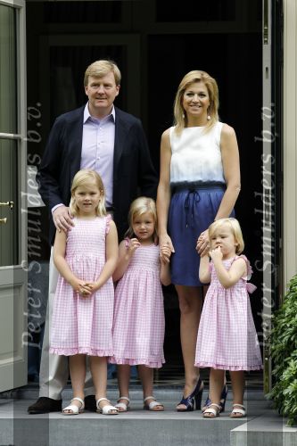 Wassernaar 5 juni 2010
Fotouurtje met Prinses Maxima Amalia Alexia Ariane en Prins Willem Alexander in de tuin van hun huis op de Horsten.
Peter Smulders bv