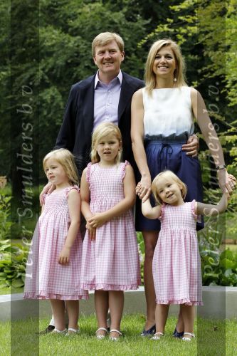Wassernaar 5 juni 2010
Fotouurtje met Prinses Maxima Amalia Alexia Ariane en Prins Willem Alexander in de tuin van hun huis op de Horsten.
Peter Smulders bv