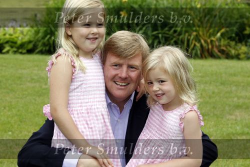 Wassernaar 5 juni 2010
Fotouurtje met Prinses Maxima Amalia Alexia Ariane en Prins Willem Alexander in de tuin van hun huis op de Horsten.
Peter Smulders bv