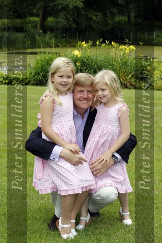 Wassernaar 5 juni 2010
Fotouurtje met Prinses Maxima Amalia Alexia Ariane en Prins Willem Alexander in de tuin van hun huis op de Horsten.
Peter Smulders bv