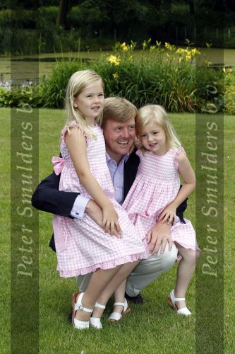 Wassernaar 5 juni 2010
Fotouurtje met Prinses Maxima Amalia Alexia Ariane en Prins Willem Alexander in de tuin van hun huis op de Horsten.
Peter Smulders bv