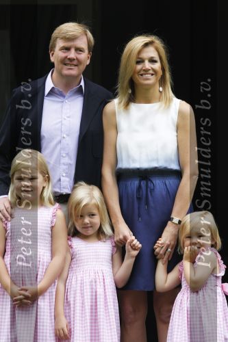Wassernaar 5 juni 2010
Fotouurtje met Prinses Maxima Amalia Alexia Ariane en Prins Willem Alexander in de tuin van hun huis op de Horsten.
Peter Smulders bv