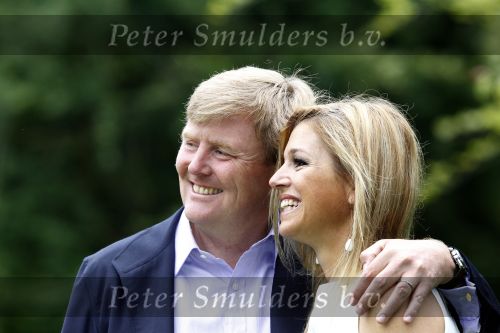 Wassernaar 5 juni 2010
Fotouurtje met Prinses Maxima Amalia Alexia Ariane en Prins Willem Alexander in de tuin van hun huis op de Horsten.
Peter Smulders bv