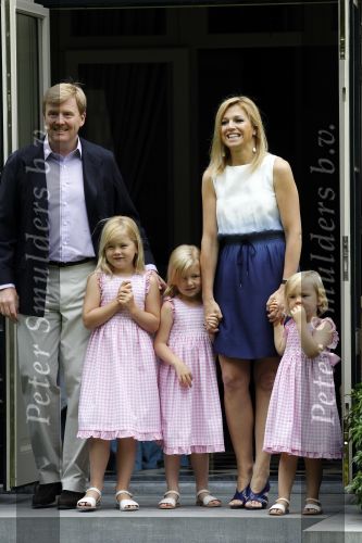 Wassernaar 5 juni 2010
Fotouurtje met Prinses Maxima Amalia Alexia Ariane en Prins Willem Alexander in de tuin van hun huis op de Horsten.
Peter Smulders bv